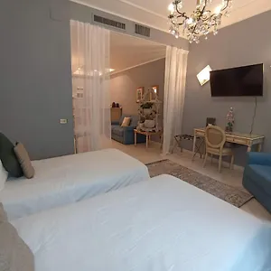 2 Dei Mercanti , Milano Italia